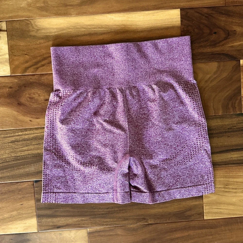 High Waisted Seamless Workout Contour Shorts size Large